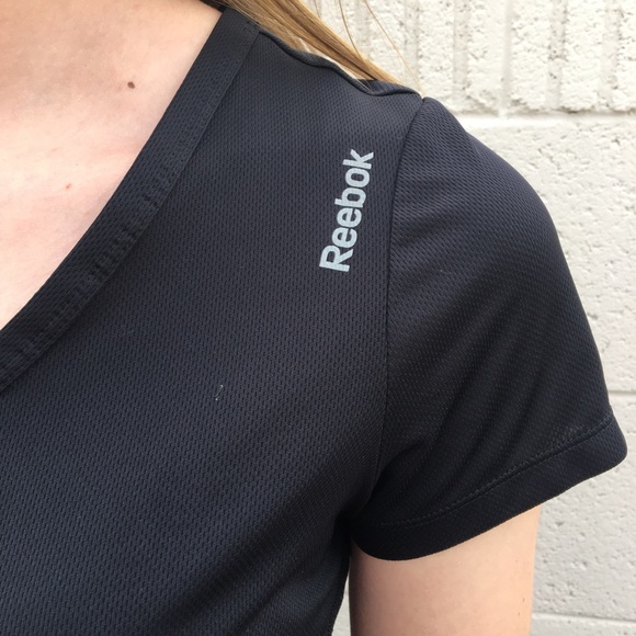 NEW REEBOK BLACK T SHIRT - Picture 7 of 8